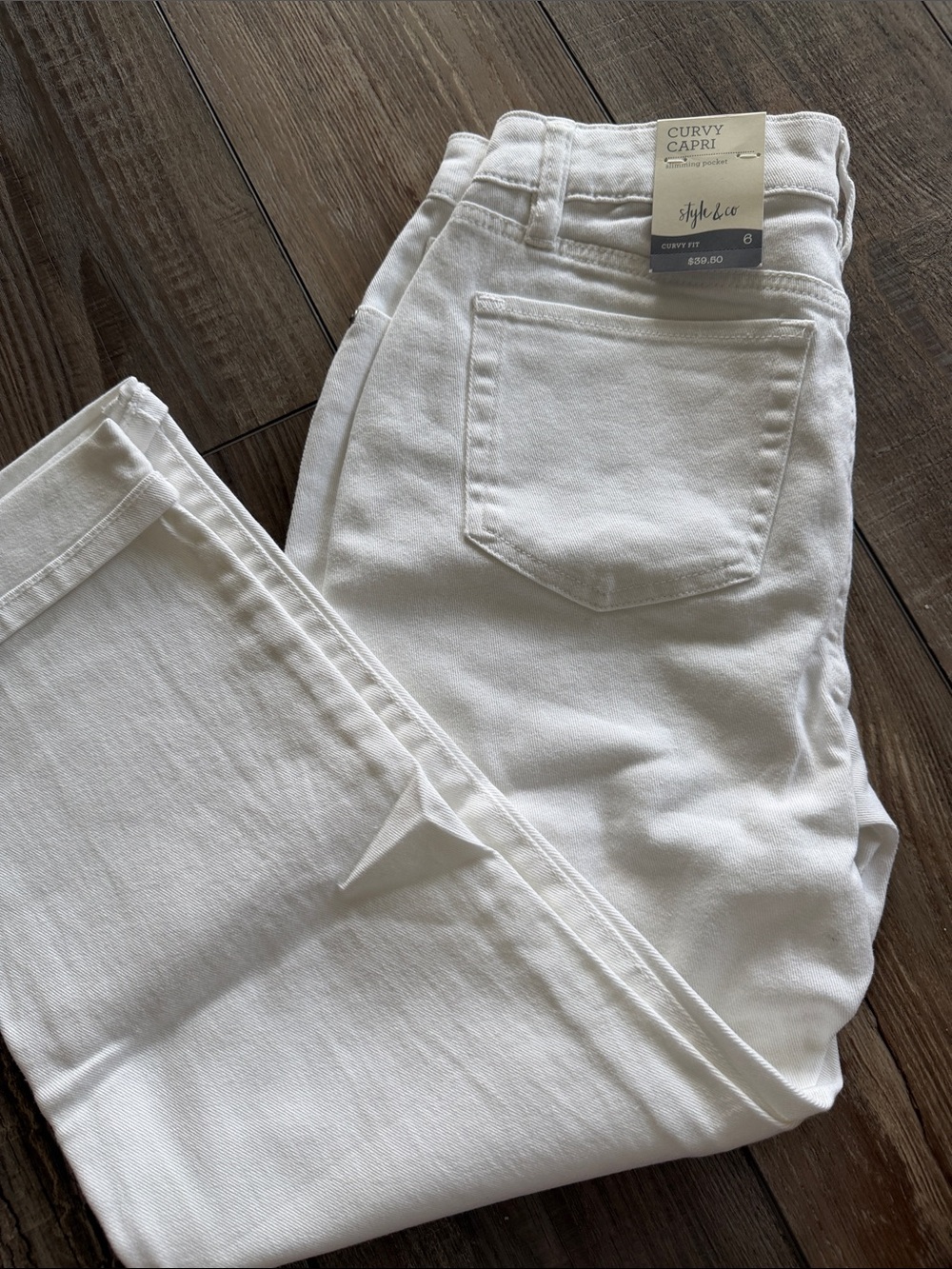 Curvy Capri Women's White Jeans